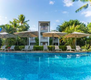 Бассейн в Mon Choisy Beach R. или поблизости +30 фотографий