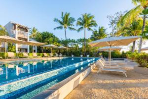 Бассейн в Mon Choisy Beach R. или поблизости