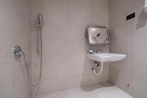 Bilik mandi di voco - Podgorica by IHG
