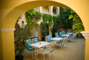 A garden outside Hársfa Szálló