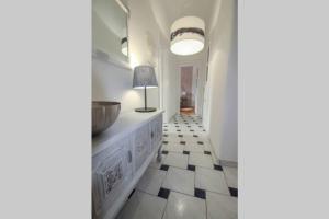 Fotografie z fotogalerie ubytování Artistic luxury flat with Colosseum view v destinaci Pula