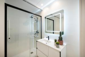 Bathroom sa NC Apartments Rambla 32
