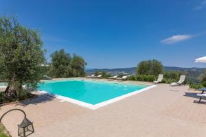 The swimming pool at or close to Villa Rachele