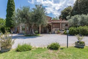 A garden outside Villa Rachele