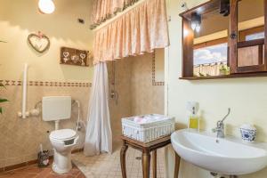 Koupelna v ubytování Villa Rachele + 29 fotografií
