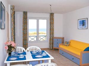 Χώρος καθιστικού στο Apartment Suarella-2 by Interhome