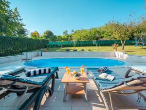 Bazén v ubytovaní Holiday Home Hacienda by Interhome alebo v jeho blízkosti