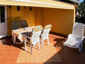Patio nebo venkovní prostory v ubytování Apartment Smilja by Interhome