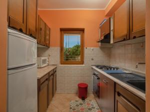 Kuchnia lub aneks kuchenny w obiekcie Apartment Jukić-3 by Interhome