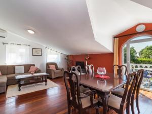 Ruang duduk di Holiday Home Petar by Interhome