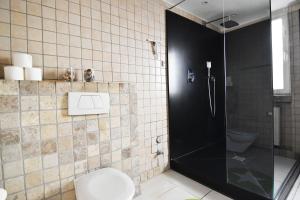 Ein Badezimmer in der Unterkunft Dorya am Ring