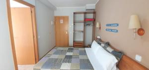 Posteľ alebo postele v izbe v ubytovaní Marinada Cambrils