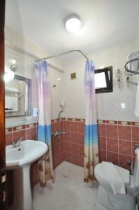 Koupelna v ubytování Defne & Zevkim Hotel