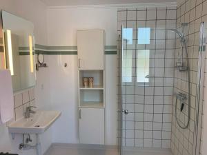 Koupelna v ubytování GlamsBjergHus + 37 fotografií