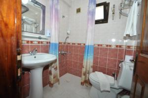 Koupelna v ubytování Defne & Zevkim Hotel