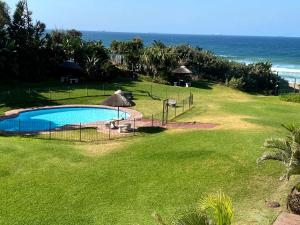 View ng pool sa Kyalanga Beachfront Apartment o sa malapit