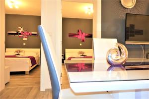 Postel nebo postele na pokoji v ubytování New and modern apartment Karavona Bol