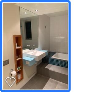 Ένα μπάνιο στο luxury Scandinavian townhouse +11 φωτογραφίες