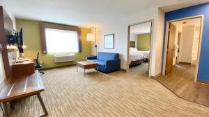 Area tempat duduk di Holiday Inn Express Park City, an IHG Hotel