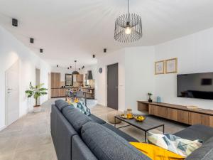 TV a/nebo společenská místnost v ubytování Holiday Home Villa Isabela by Interhome