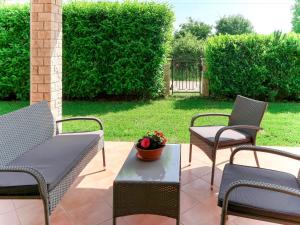 Vonkajšia záhrada v ubytovaní Holiday Home Verbanac by Interhome