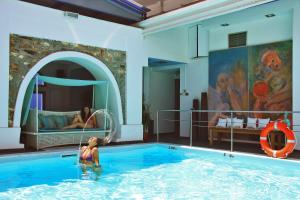 Bazén v ubytování Hotel Lido Thassos nebo v jeho okolí