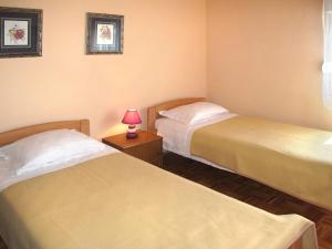 Posteľ alebo postele v izbe v ubytovaní Apartment Katić-2 by Interhome