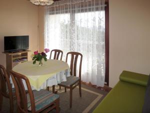 TV a/nebo společenská místnost v ubytování Apartment Katić-1 by Interhome