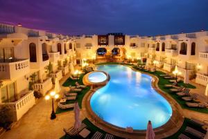 Бассейн в Oriental Rivoli Hotel & Spa или поблизости
