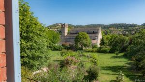 Afbeelding uit fotogalerij van Les Tilleuls d'Elisée in Vaison-la-Romaine +29 foto's