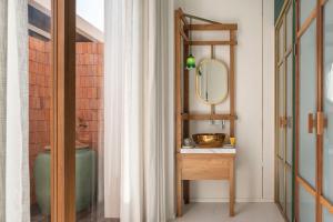 A bathroom at Baan Pomphet