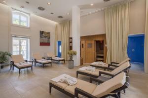 Spa and/or other wellness facilities at Wesenufer Hotel & Seminarkultur an der Donau