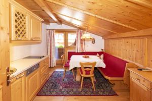 Η κουζίνα ή μικρή κουζίνα στο Pension Edelweiss