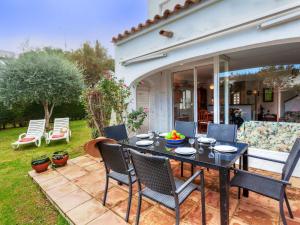 Vonkajšia záhrada v ubytovaní Holiday Home La Reserva I by Interhome