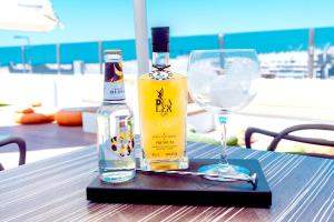 Nápoje v ubytování DAOS Suites & Terrace Marbella