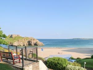 Gallery image of 6 South Beach Court in Tenby