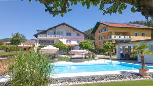 Πισίνα στο ή κοντά στο Apartments Jernej am Turnersee