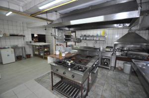 Kuchyň nebo kuchyňský kout v ubytování Defne & Zevkim Hotel