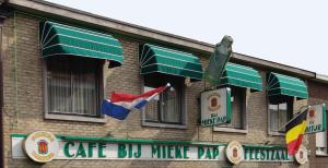 Majutusasutuses Hotel Mieke Pap olev sertifikaat, autasu, silt või muu dokument