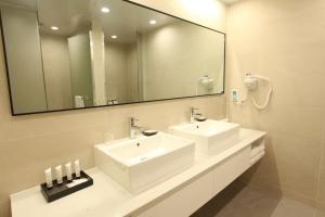 Vannituba majutusasutuses Hotel Skypark DaejeonⅠ +32 fotot