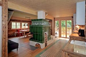 Fotografie z fotogalerie ubytování Ferienhaus Haldenmühle - traumhafte Lage mitten in der Natur mit Sauna v destinaci Simonswald