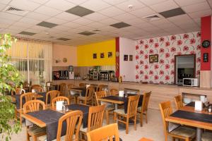 Kuchyň nebo kuchyňský kout v ubytování Iris Beach Hotel