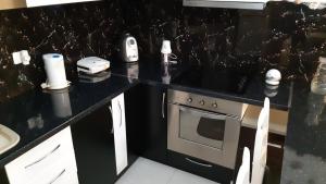 G Balcony Apartment - Imazhi 4