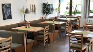 Restaurant o un lloc per menjar a Gasthof zum Seeweiher