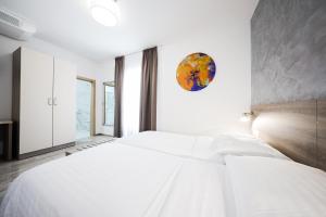 Hotel Lucija客房内的一张或多张床位