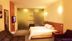 TV a/nebo společenská místnost v ubytování Prescott Hotel Bukit Bintang