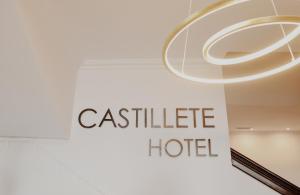 a sign for a caseline hotel on a wall at Hotel Castillete in Santa Cruz de la Palma
