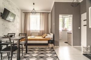 Posteľ alebo postele v izbe v ubytovaní ZAKOHOME- Apartamenty Kościelisko Centrum