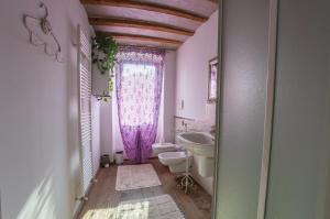 Kúpeľňa v ubytovaní Marconi Rooms Alloggio Segreto + 37 fotografií