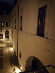 Zdjęcie z galerii obiektu B&B BONE NOVELLE dimora storica palazzo zuzi w mieście LʼAquila